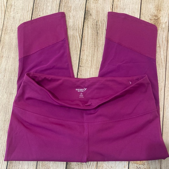 Old Navy | Cropped Leggings - Picture 3 of 3